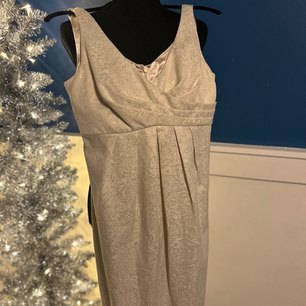 Elegant Cream Sleeveless Dress